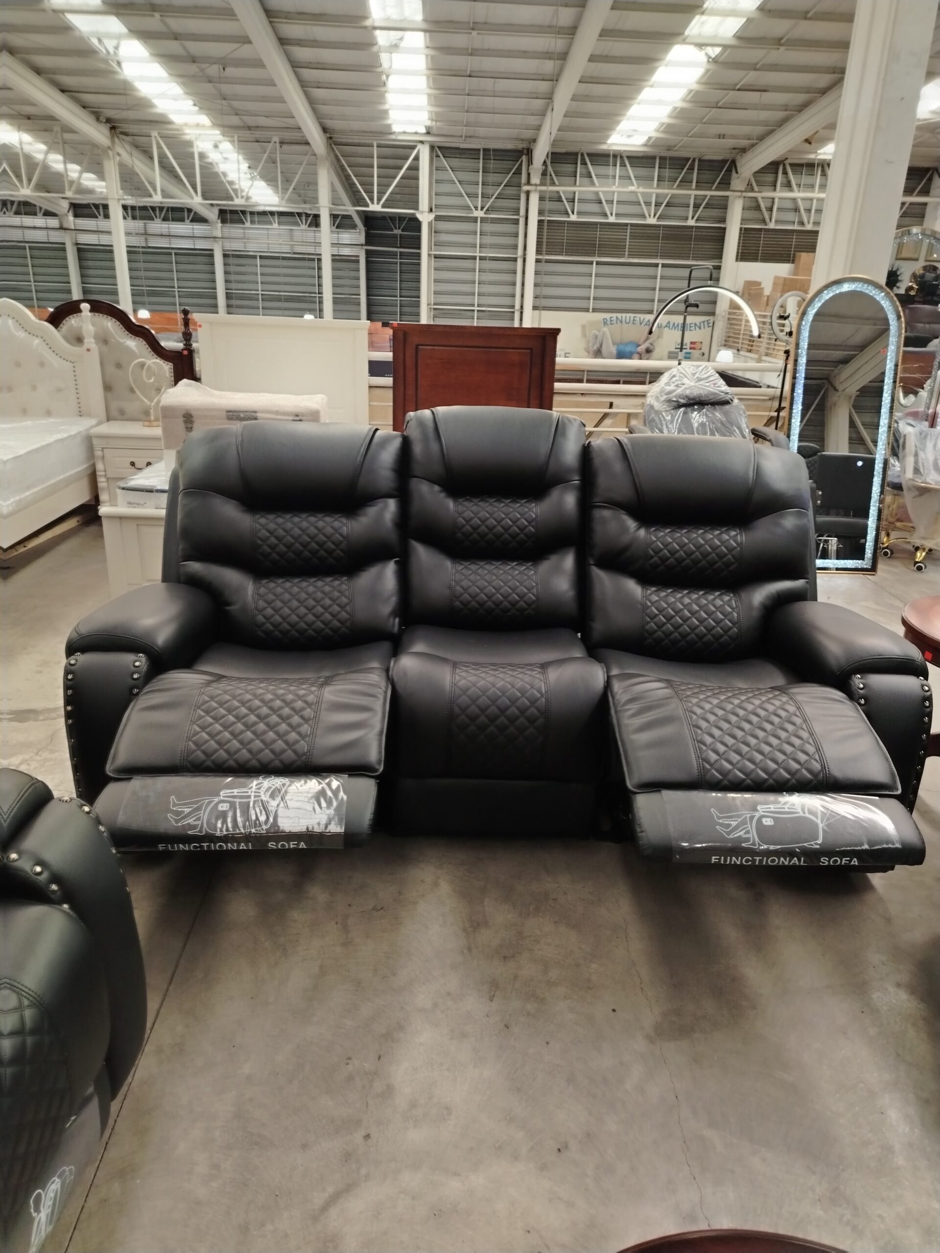 Juego de Living Bergere Premium (3-2-1) – Lujo, Diseño y Confort Absoluto. Color Negro - Imagen 3